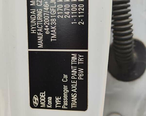 Белый Хендай Kona Electric, объемом двигателя 0 л и пробегом 65 тыс. км за 18700 $, фото 6 на Automoto.ua