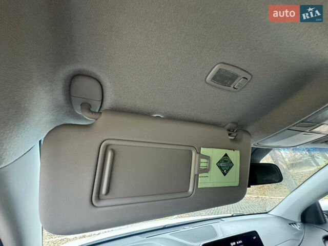 Белый Хендай Kona Electric, объемом двигателя 0 л и пробегом 59 тыс. км за 16900 $, фото 61 на Automoto.ua