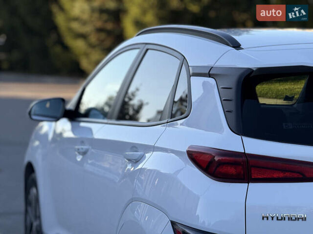 Белый Хендай Kona Electric, объемом двигателя 0 л и пробегом 80 тыс. км за 16900 $, фото 17 на Automoto.ua