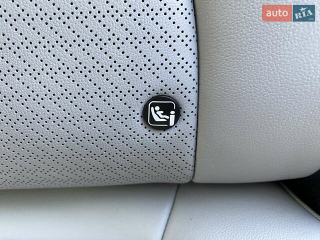 Білий Хендай Kona Electric, об'ємом двигуна 0 л та пробігом 115 тис. км за 18700 $, фото 76 на Automoto.ua