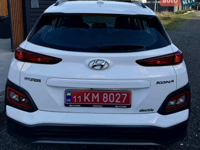 Белый Хендай Kona Electric, объемом двигателя 0 л и пробегом 95 тыс. км за 17500 $, фото 6 на Automoto.ua