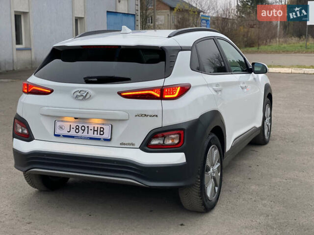 Белый Хендай Kona Electric, объемом двигателя 0 л и пробегом 166 тыс. км за 16900 $, фото 34 на Automoto.ua