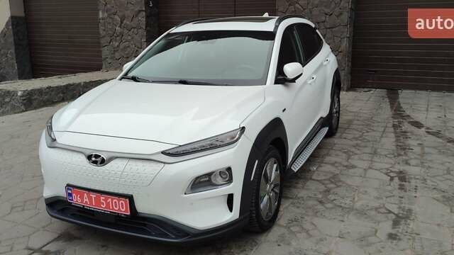 Білий Хендай Kona Electric, об'ємом двигуна 0 л та пробігом 59 тис. км за 23500 $, фото 3 на Automoto.ua