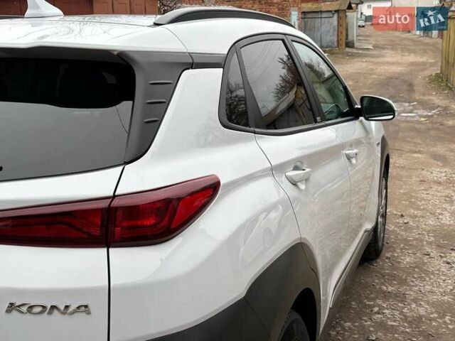 Білий Хендай Kona Electric, об'ємом двигуна 0 л та пробігом 102 тис. км за 15700 $, фото 8 на Automoto.ua