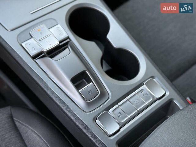 Белый Хендай Kona Electric, объемом двигателя 0 л и пробегом 150 тыс. км за 16960 $, фото 22 на Automoto.ua