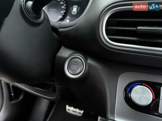 Белый Хендай Kona Electric, объемом двигателя 0 л и пробегом 96 тыс. км за 19500 $, фото 61 на Automoto.ua