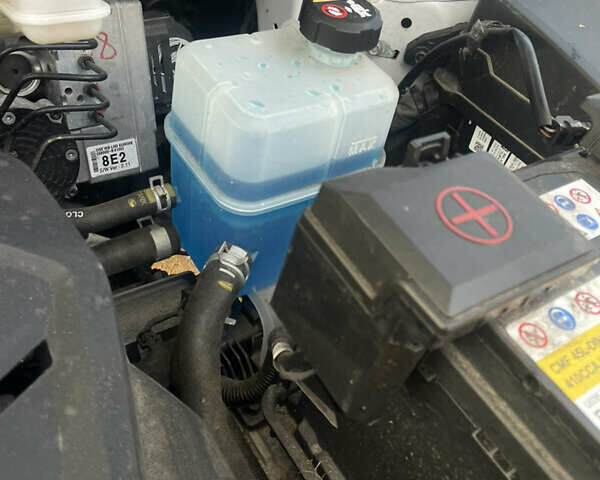 Білий Хендай Kona Electric, об'ємом двигуна 0 л та пробігом 125 тис. км за 17800 $, фото 24 на Automoto.ua