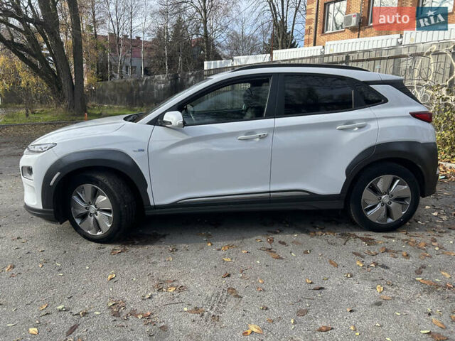 Білий Хендай Kona Electric, об'ємом двигуна 0 л та пробігом 59 тис. км за 15870 $, фото 1 на Automoto.ua