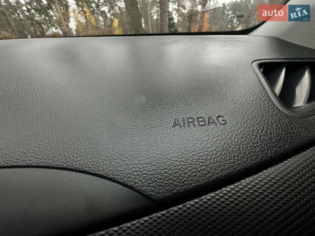 Білий Хендай Kona Electric, об'ємом двигуна 0 л та пробігом 59 тис. км за 17499 $, фото 36 на Automoto.ua