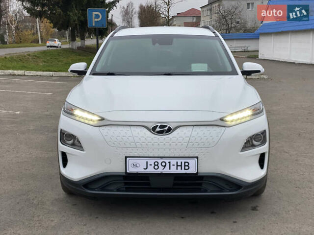 Белый Хендай Kona Electric, объемом двигателя 0 л и пробегом 166 тыс. км за 16900 $, фото 30 на Automoto.ua