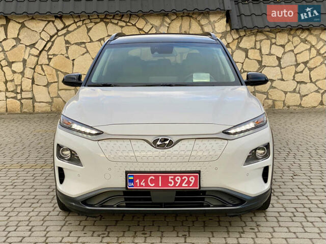 Білий Хендай Kona Electric, об'ємом двигуна 0 л та пробігом 68 тис. км за 19699 $, фото 4 на Automoto.ua