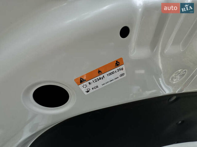 Белый Хендай Kona Electric, объемом двигателя 0 л и пробегом 103 тыс. км за 17999 $, фото 84 на Automoto.ua