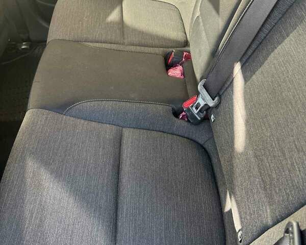 Белый Хендай Kona Electric, объемом двигателя 0 л и пробегом 139 тыс. км за 17000 $, фото 6 на Automoto.ua