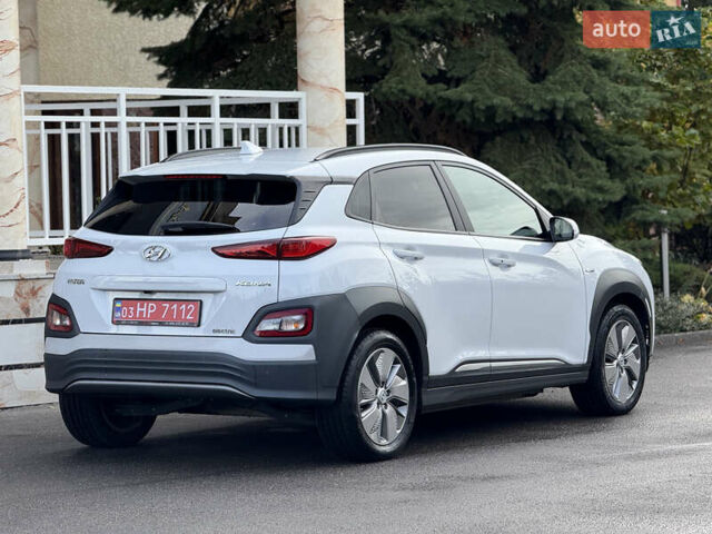 Белый Хендай Kona Electric, объемом двигателя 0 л и пробегом 150 тыс. км за 16960 $, фото 14 на Automoto.ua