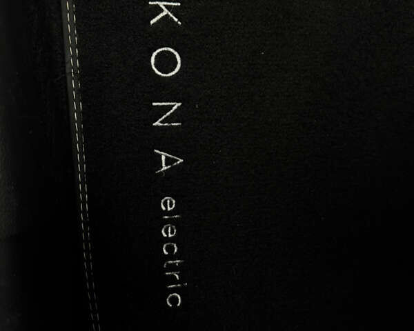 Белый Хендай Kona Electric, объемом двигателя 0 л и пробегом 59 тыс. км за 16900 $, фото 47 на Automoto.ua