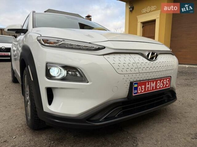 Білий Хендай Kona Electric, об'ємом двигуна 0 л та пробігом 64 тис. км за 14950 $, фото 11 на Automoto.ua
