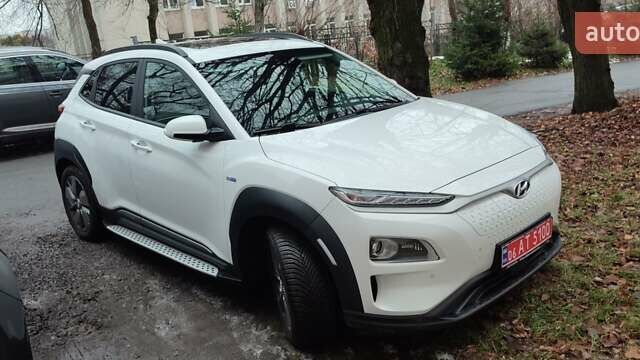 Білий Хендай Kona Electric, об'ємом двигуна 0 л та пробігом 59 тис. км за 23500 $, фото 9 на Automoto.ua