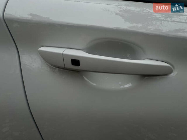 Білий Хендай Kona Electric, об'ємом двигуна 0 л та пробігом 59 тис. км за 17499 $, фото 41 на Automoto.ua