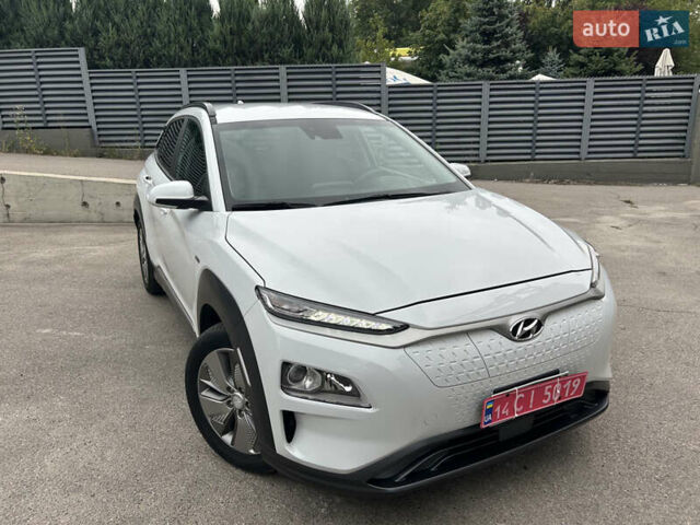 Білий Хендай Kona Electric, об'ємом двигуна 0 л та пробігом 56 тис. км за 14900 $, фото 1 на Automoto.ua