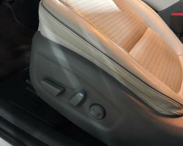 Білий Хендай Kona Electric, об'ємом двигуна 0 л та пробігом 78 тис. км за 17900 $, фото 38 на Automoto.ua