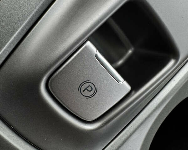 Белый Хендай Kona Electric, объемом двигателя 0 л и пробегом 58 тыс. км за 17499 $, фото 91 на Automoto.ua