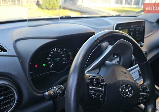 Белый Хендай Kona Electric, объемом двигателя 0 л и пробегом 44 тыс. км за 17450 $, фото 12 на Automoto.ua