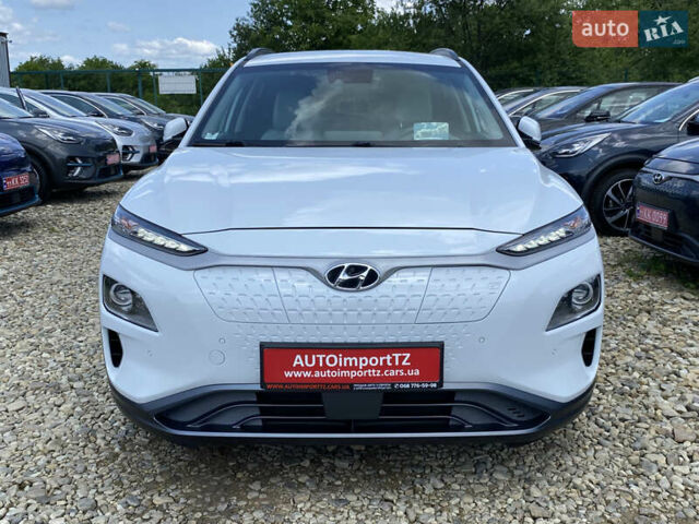 Білий Хендай Kona Electric, об'ємом двигуна 0 л та пробігом 115 тис. км за 18700 $, фото 24 на Automoto.ua
