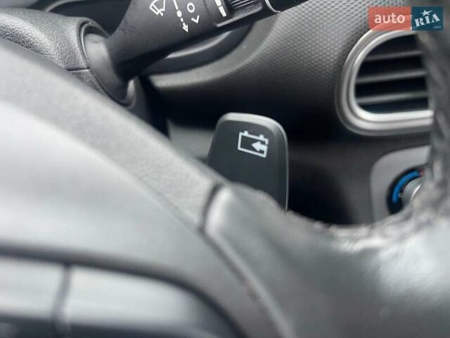 Білий Хендай Kona Electric, об'ємом двигуна 0 л та пробігом 158 тис. км за 16500 $, фото 40 на Automoto.ua