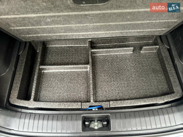 Белый Хендай Kona Electric, объемом двигателя 0 л и пробегом 103 тыс. км за 17999 $, фото 56 на Automoto.ua