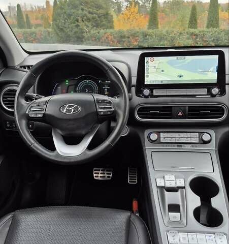 Белый Хендай Kona Electric, объемом двигателя 0 л и пробегом 82 тыс. км за 20437 $, фото 6 на Automoto.ua