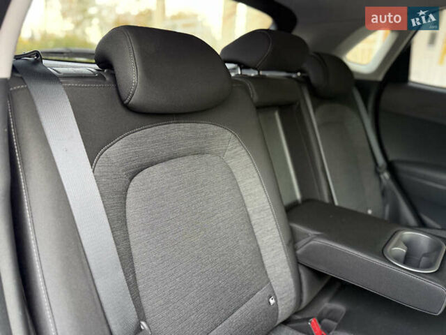 Белый Хендай Kona Electric, объемом двигателя 0 л и пробегом 150 тыс. км за 16960 $, фото 37 на Automoto.ua