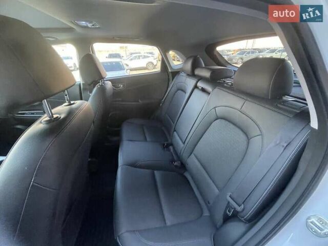 Білий Хендай Kona Electric, об'ємом двигуна 0 л та пробігом 13 тис. км за 8600 $, фото 19 на Automoto.ua