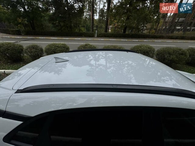 Белый Хендай Kona Electric, объемом двигателя 0 л и пробегом 103 тыс. км за 17999 $, фото 39 на Automoto.ua