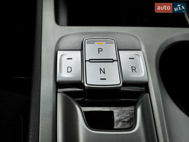 Белый Хендай Kona Electric, объемом двигателя 0 л и пробегом 58 тыс. км за 17499 $, фото 92 на Automoto.ua