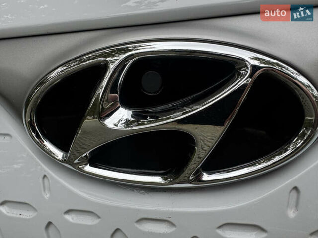 Белый Хендай Kona Electric, объемом двигателя 0 л и пробегом 103 тыс. км за 17999 $, фото 42 на Automoto.ua