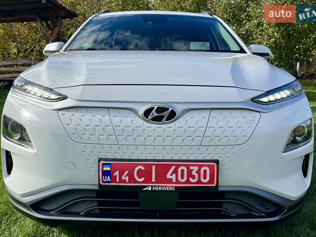 Белый Хендай Kona Electric, объемом двигателя 0 л и пробегом 115 тыс. км за 16900 $, фото 41 на Automoto.ua