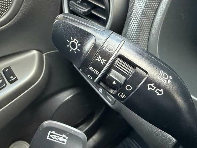 Білий Хендай Kona Electric, об'ємом двигуна 0 л та пробігом 64 тис. км за 14950 $, фото 95 на Automoto.ua