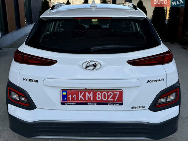 Белый Хендай Kona Electric, объемом двигателя 0 л и пробегом 95 тыс. км за 17500 $, фото 24 на Automoto.ua