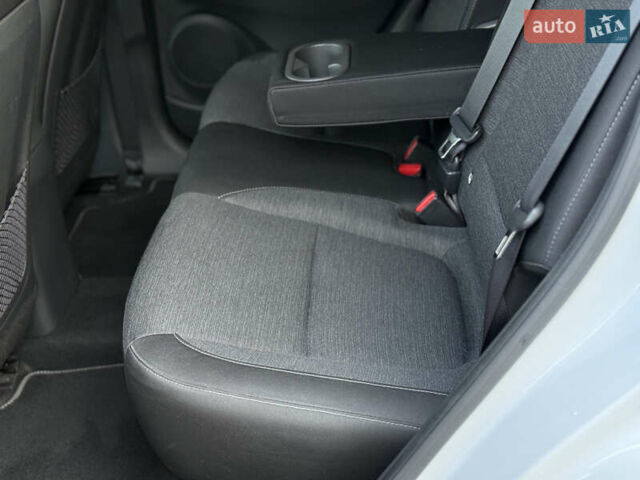 Белый Хендай Kona Electric, объемом двигателя 0 л и пробегом 150 тыс. км за 16960 $, фото 27 на Automoto.ua