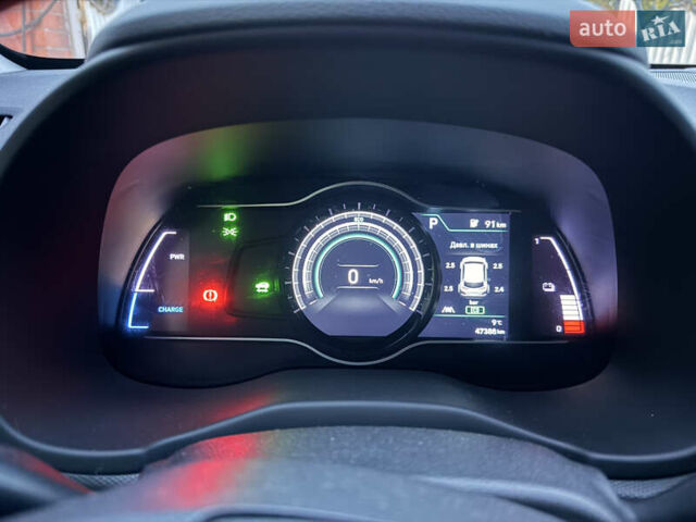Белый Хендай Kona Electric, объемом двигателя 0 л и пробегом 47 тыс. км за 16100 $, фото 23 на Automoto.ua