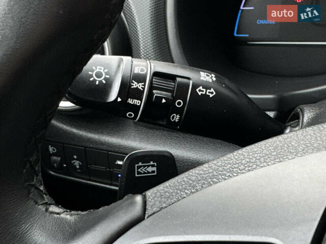 Белый Хендай Kona Electric, объемом двигателя 0 л и пробегом 58 тыс. км за 17499 $, фото 109 на Automoto.ua