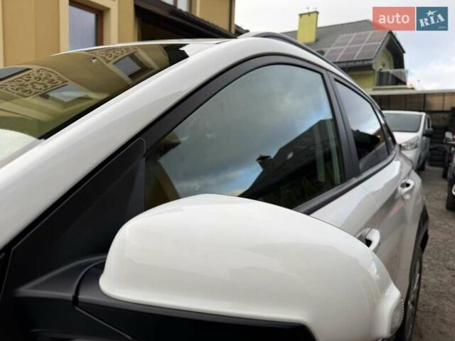 Білий Хендай Kona Electric, об'ємом двигуна 0 л та пробігом 64 тис. км за 14950 $, фото 26 на Automoto.ua
