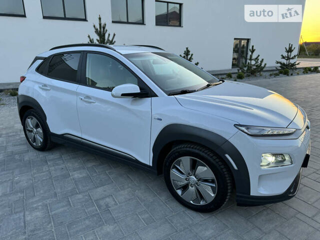 Білий Хендай Kona Electric, об'ємом двигуна 0 л та пробігом 88 тис. км за 19400 $, фото 1 на Automoto.ua