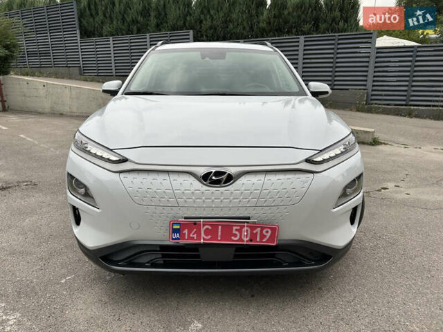 Білий Хендай Kona Electric, об'ємом двигуна 0 л та пробігом 56 тис. км за 14900 $, фото 3 на Automoto.ua