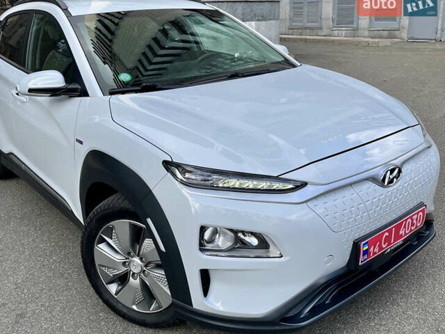 Белый Хендай Kona Electric, объемом двигателя 0 л и пробегом 115 тыс. км за 16900 $, фото 13 на Automoto.ua