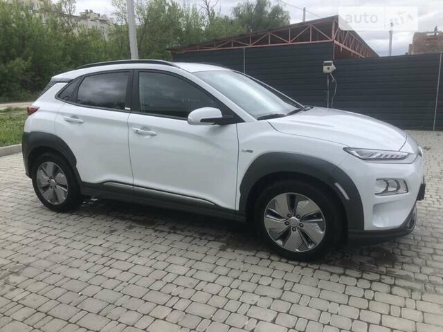 Білий Хендай Kona Electric, об'ємом двигуна 0 л та пробігом 47 тис. км за 16290 $, фото 3 на Automoto.ua