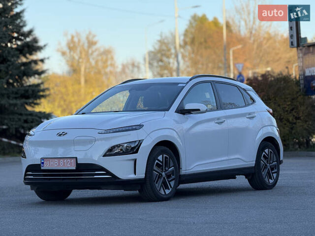 Белый Хендай Kona Electric, объемом двигателя 0 л и пробегом 80 тыс. км за 16900 $, фото 8 на Automoto.ua