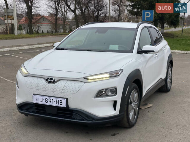 Белый Хендай Kona Electric, объемом двигателя 0 л и пробегом 166 тыс. км за 16900 $, фото 31 на Automoto.ua
