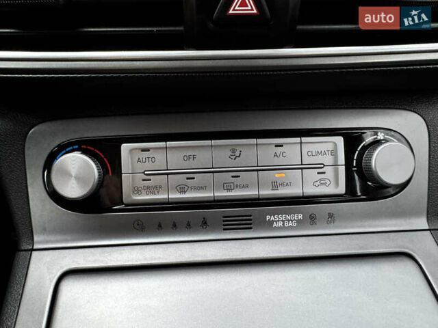 Белый Хендай Kona Electric, объемом двигателя 0 л и пробегом 58 тыс. км за 17499 $, фото 46 на Automoto.ua