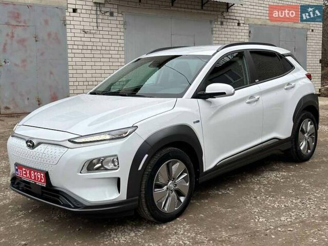 Білий Хендай Kona Electric, об'ємом двигуна 0 л та пробігом 102 тис. км за 15700 $, фото 2 на Automoto.ua